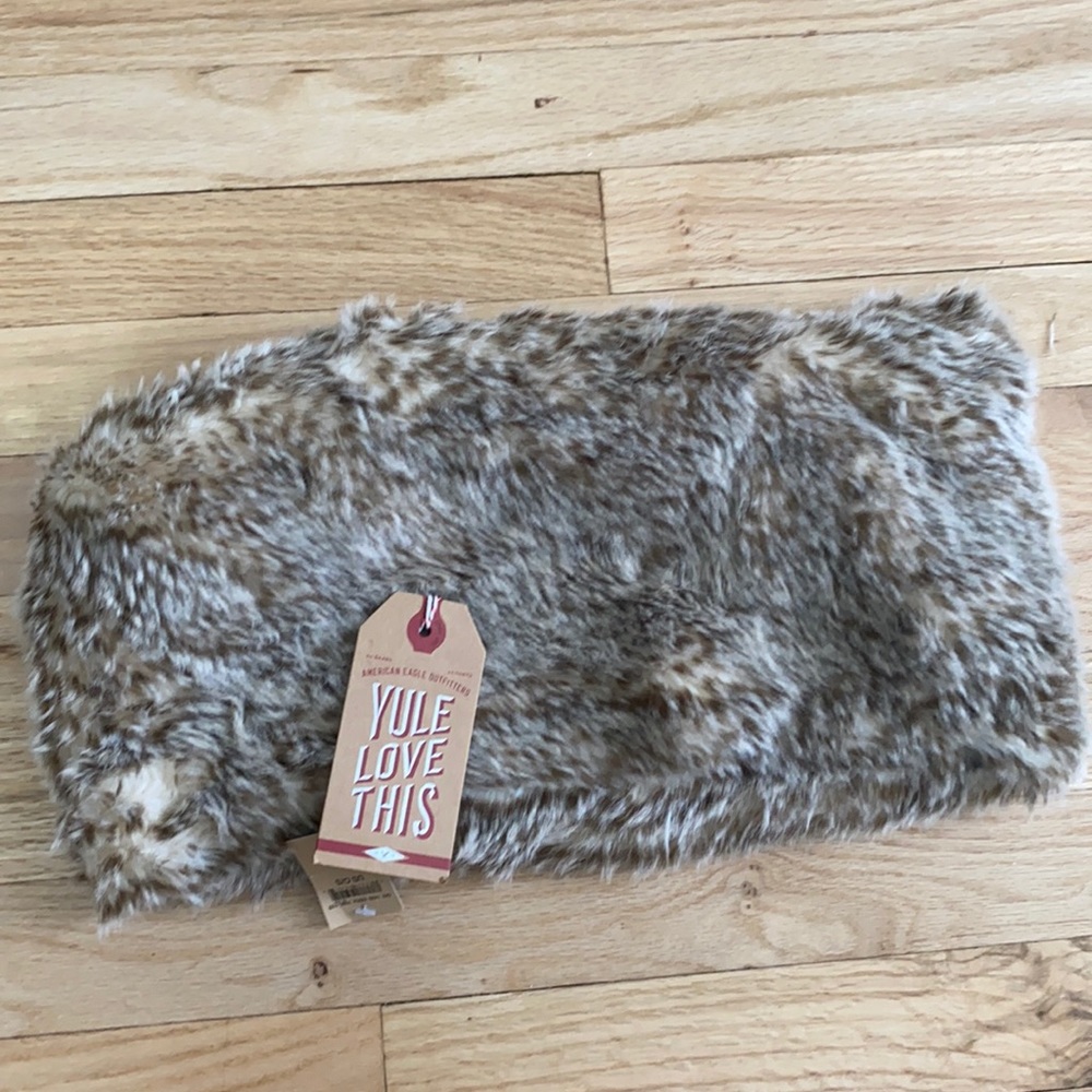 American eagle faux fur reversible scarf